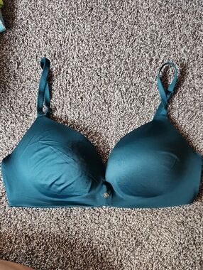 Victoria's Secret Teal Seamless T-Shirt Bra